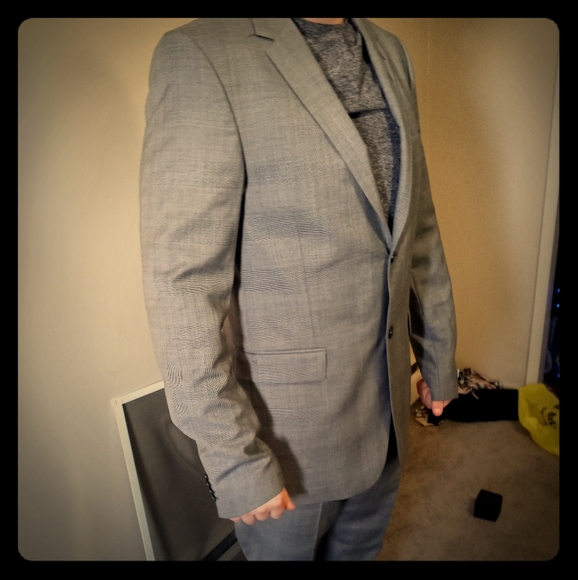 Suit - Picture 1 of 4